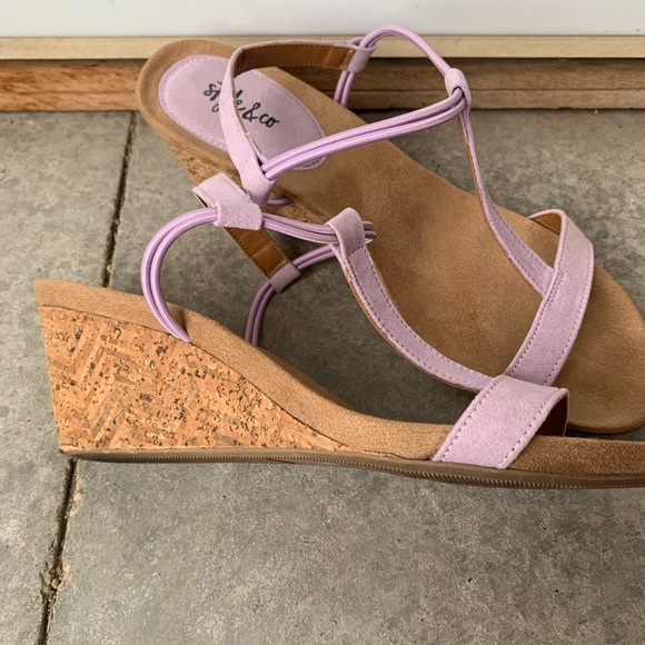 Sandals - Picture 2 of 3